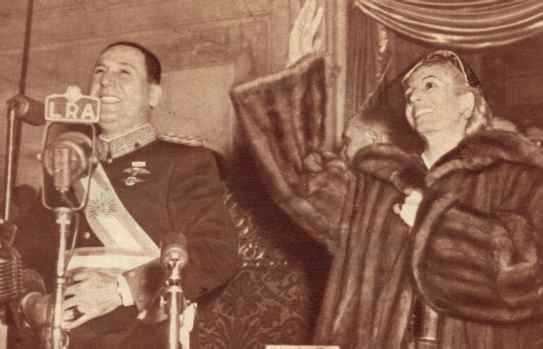 Perón y Evita, 4 de junio de 1952, Evita saluda y Perón asume la segunda presidencia